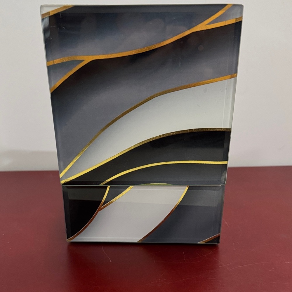 Elegant Black and Gold Decorative Box 5x 5 - Picture 5 of 9